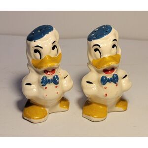 Vintage Walt Disney Donald Duck Salt And Pepper Shakers Ceramic